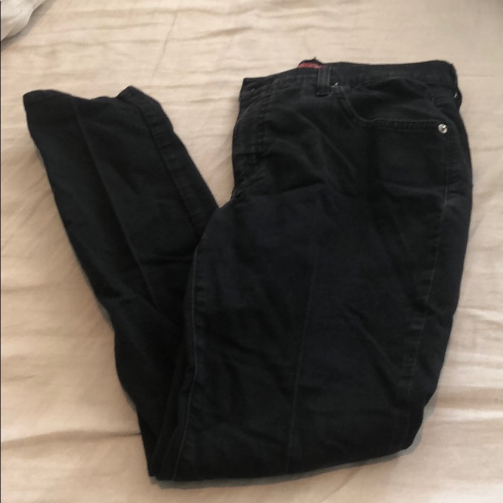 Black True Slim jeans